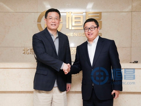 清华大学五道口金融学院常务副院长廖理（左）与恒昌创始人兼CEO秦洪涛（右）合影
