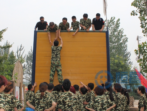 “放飞梦想 激情恒昌” 西安拓展活动.jpg