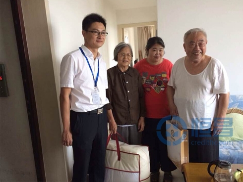 苏州分公司中秋慰问孤寡老人活动