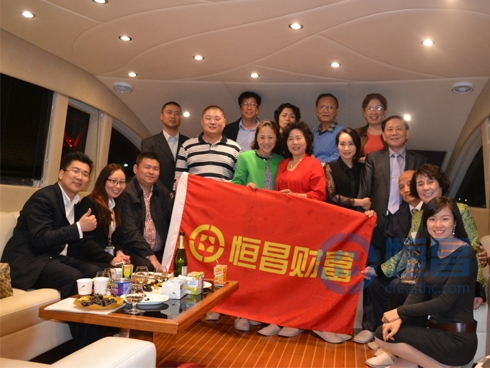 举办私人定制游艇会.jpg
