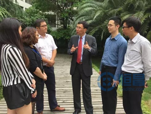 恒昌首席风控官陈以平——上任当天飞抵上海视察工作.jpg