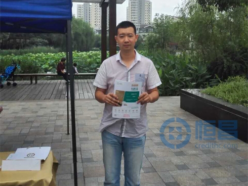 管理二部大区三领导一行慰问意外身故员工家属
